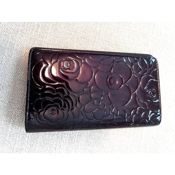 Chanel Patent Leather Camellia Wallet - Picture 3 of 9